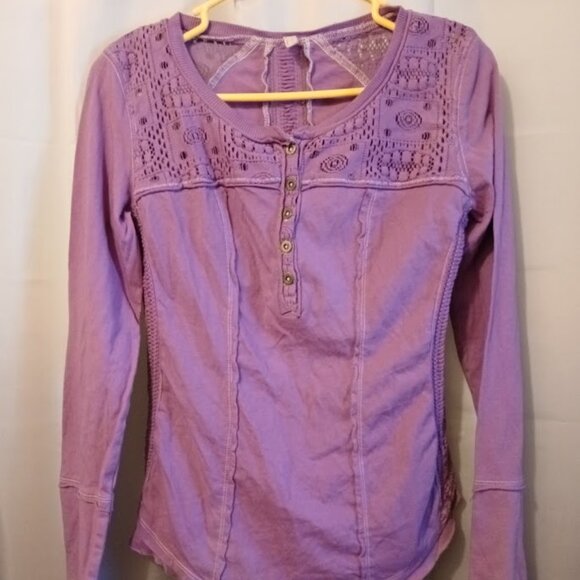 FREE PEOPLE Gold Coast Henley T-shirt Top S Violet Scoop neck Lace trim blouse - Picture 2 of 9